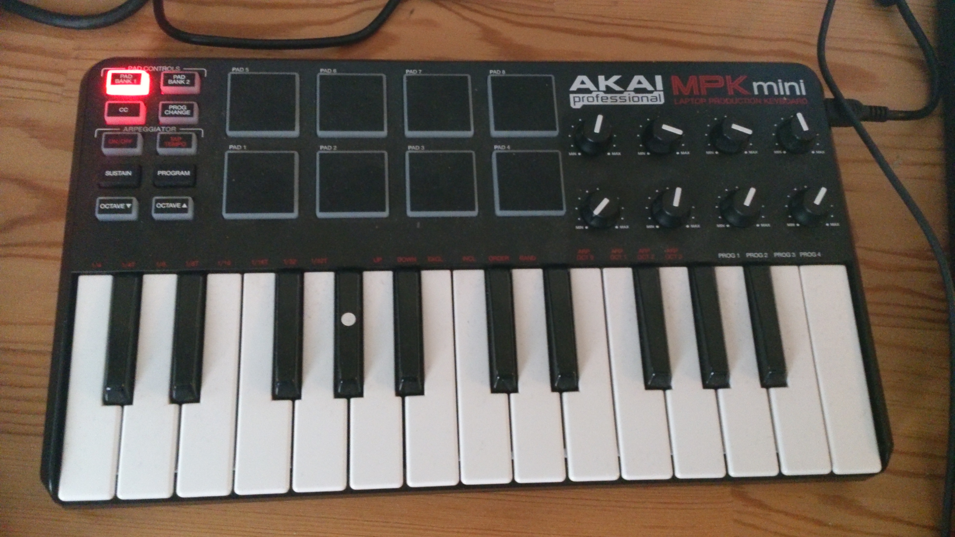 AKAI MPK mini