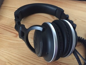 DJ用モニターヘッドホン